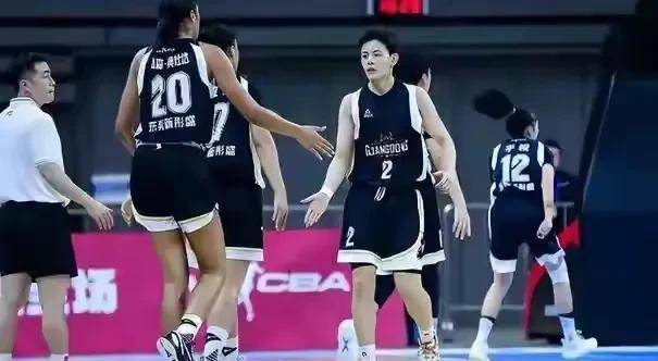 关于揭秘科隆背后防守秘密，成功助队全取三分的信息
