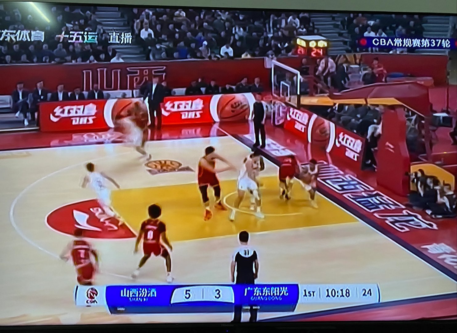 山西男篮击败对手，获得了比赛的胜利 